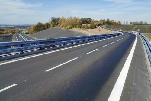 Palačovská spojka zrychluje cestu z Valašska na D1. Část tranzitu má odvést z obcí