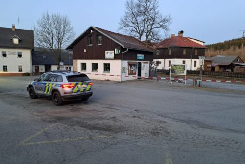 Cizinci půjdou za explozi bankomatu v Srní do vězení