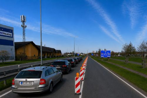 Dopravní situace vás zastaví ještě před Plzní. Přivaděč od Domažlic čekají týdny kolon