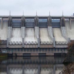 Dvouleté uzavírky a opravy orlické i slapské hráze zkomplikují přejezd Vltavy