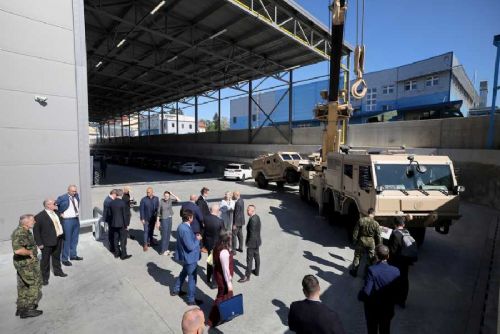 Excalibur Army otevřela ve Šternberku halu na vojenskou techniku: Nová místa pro desítky lidí