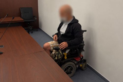 Hrůzná obžaloba v Plzni. Ženu měl svazovat, znásilňovat a vyhrožovat jejím dětem