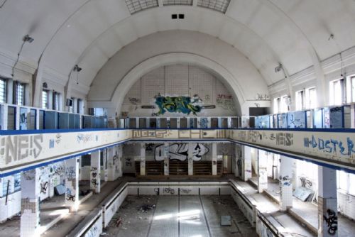 Kauza přestavby lázní - výměna jednatele po zásahu NCOZ