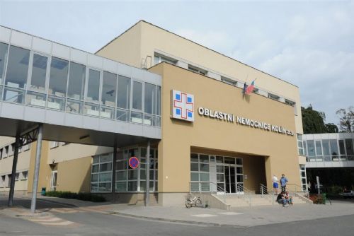 Kolínská nemocnice využívá nový implantát při léčbě sestupu pochvy, zákrok je hrazen z veřejného pojištění