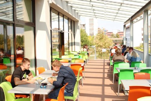 Ministerstvo škrtlo miliony na menzy. ZČU v Plzni zaplatí přes 3 miliony a obědy nezdraží