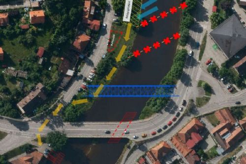 Most na Plešivci prochází rekonstrukcí. Doprava vede přes provizorium, plavba na Vltavě bude omezena
