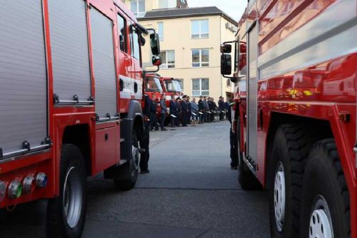 Olomouc slaví otevření moderní garáže a nové hasičské techniky za 16 milionů korun