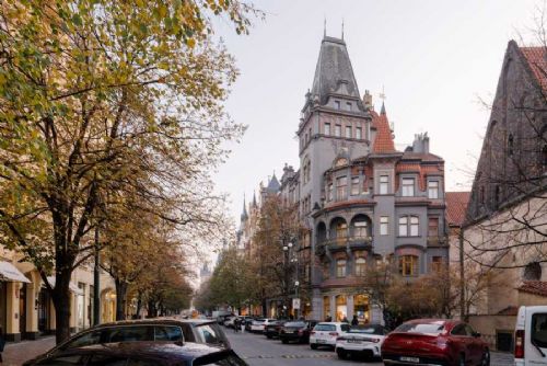 Pařížská ulice zůstává mezi dvaceti nejdražšími nákupními destinacemi světa