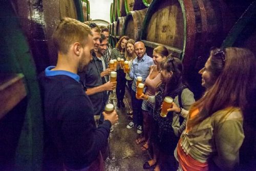 Pilsner Urquell nabízí letní prohlídky v Plzni s neomezenou ochutnávkou v Šalandě