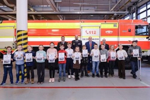 Plzeňští žáci soutěžili o nejlepší výtvarné dílo na téma kdy zavolat 150