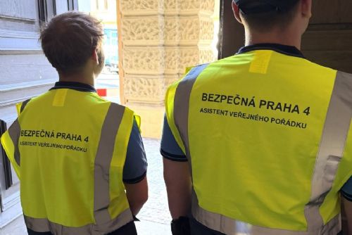 Praha 4 posílila dohled v problémových lokalitách. Soukromé hlídky mají zvýšit bezpečnost