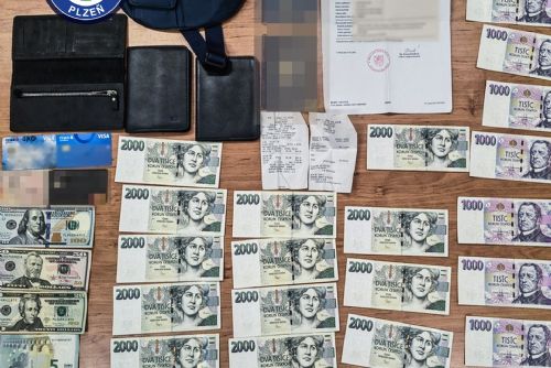 Rekordní nález, poctivá nálezkyně v Plzni vrátila 44 tisíc