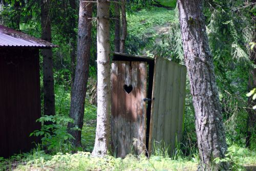 Tragický konec seniora - nalezen mrtvý v jímce