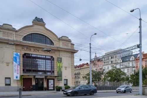 Únor nabitý kulturou v Moving Station, divadlo, tanec, filmy i program pro děti