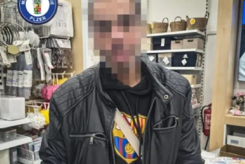 V Pepcu kradl vonné svíčky, chtěl je zpeněžit