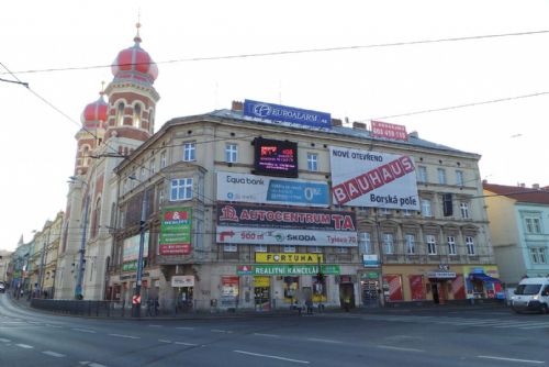 Z  centra Plzně konečně mizí billboardy