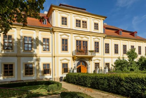 Zámek ve Svojšíně vstal z ruin. Malá obec z Tachovska z něj znovu dělá živé místo
