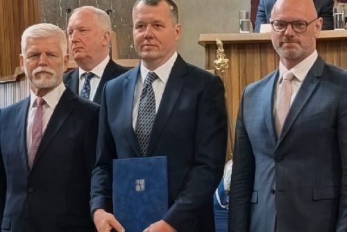 Západočeská univerzita má tři nové profesory. Posílí techniku, literaturu i výzkum čistší vody