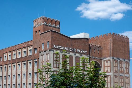 Automatické mlýny v Pardubicích dočasně zavřeny, 21. června startuje výstava Anny Zemánkové