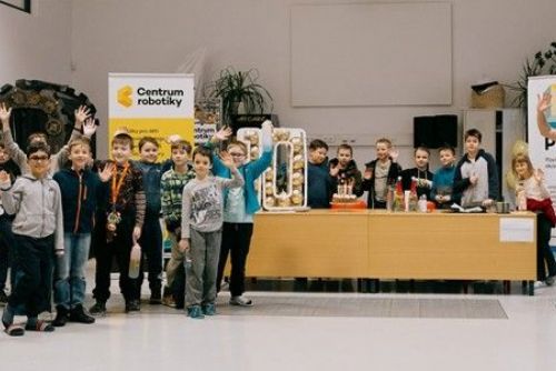 Centrum robotiky v Plzni slaví 10 let, z malé učebny vyrostlo centrum pro technické kroužky,