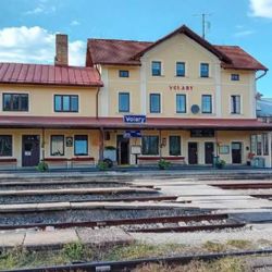 Elektrifikace železnice míří k Šumavě: zahájení prací plánováno na rok 2029