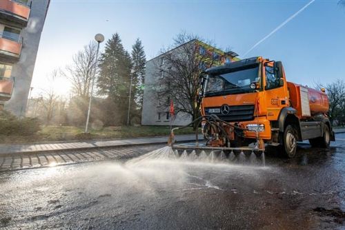 Jihlava chystá blokové čištění 28.–29. března. Odtah stojí 3 000 korun