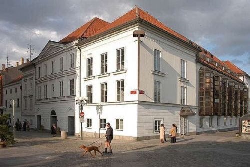 Jihočeské divadlo poprvé mezi finalisty Divadla roku, nominaci získal i skladatel David Hlaváč