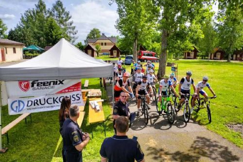 Jihočeští hasiči zářili ve sportovních kláních – ovládli beachvolejbal i cyklistiku