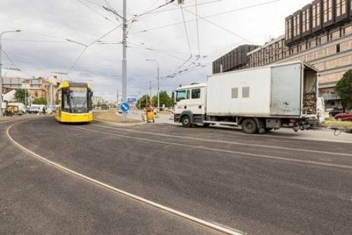 Křižovatka U Jána opět v provozu, tramvaje se vrací v pondělí