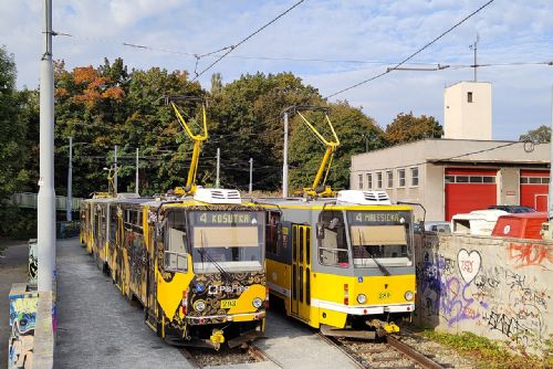 Nahlédněte do zákulisí moderní tramvajové vozovny v Plzni