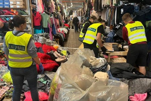 Padělané oblečení míří do sociálních zařízení po celé ČR