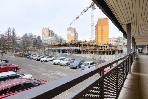 Parkovací dům u Atomu finišuje. Plzeň nabídne 173 míst, část zůstane zdarma