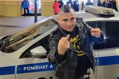 Plzeňská postavička Michal M. před soudem, podle obžaloby pomluvil policistu