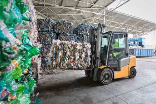 Plzeňský kraj jde příkladem. Lidé vytřídili téměř 39 tisíc tun, nejlepší obce získaly ocenění