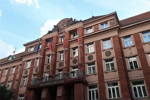 Plzeňský kraj pod lupou - nezávislý audit odhalí pravdu o podezřelých zakázkách