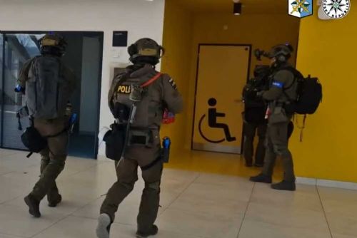 Policie v Ostravě nacvičovala reakci na útok na univerzitě