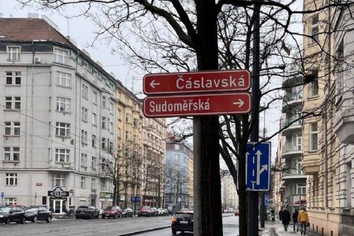 Praha 3 odstranila 32 směrových cedulí. Nové značení má postupně nahradit systém Pražský chodec