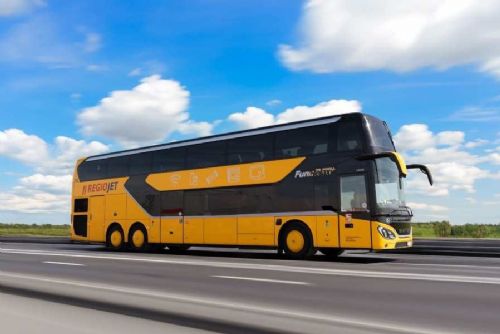 RegioJet nasadí na trasu Brno–Ostrava dvoupodlažní autobusy Setra, cestující čeká vyšší komfort