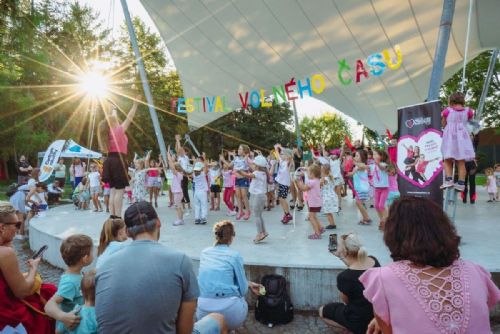 Stovky kroužků na jednom místě. Chvojkovy lomy zaplní Festival volného času