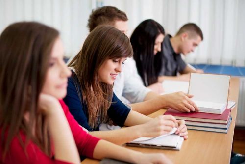 Středoškoláci v ČR lámou rekordy: přes 500 tisíc díky přílivu zahraničních studentů