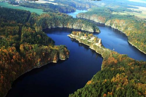Sucho uzavírá plavební komoru Kořensko, Jihočeský kraj trpí