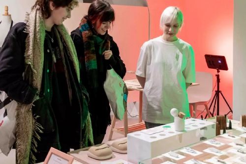 Sutnarka market - vánoční spojení umění, designu a nákupů v Plzni