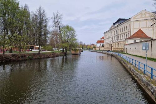 Uzavírka stezky u Slepého ramene kvůli opravě opěrné zdi potrvá do začátku července