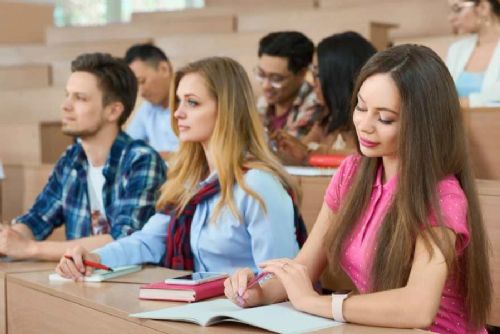 Vysoké školy rostou. Co to znamená pro studenty a obory na Vysočině?