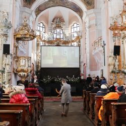 Biskup Holub požehnal nové kapli Křtu Páně v Dobřanech