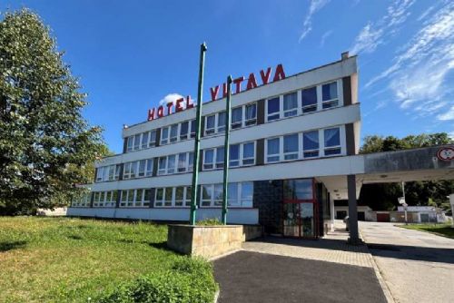 Český Krumlov koupil Hotel Vltava, budoucí využití je v jednání