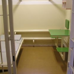 Krvavý útok v plzeňské věznici. Vězeň bodal spoluvězně do hlavy i břicha