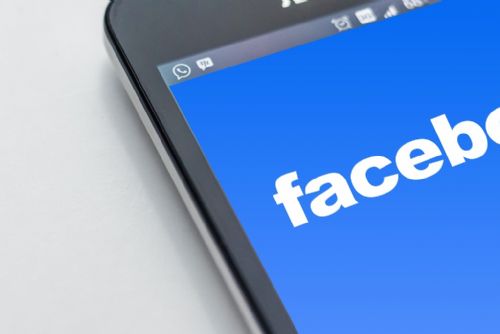 Michalu M. hrozí tři roky vězení za nenávistné komentáře na Facebooku