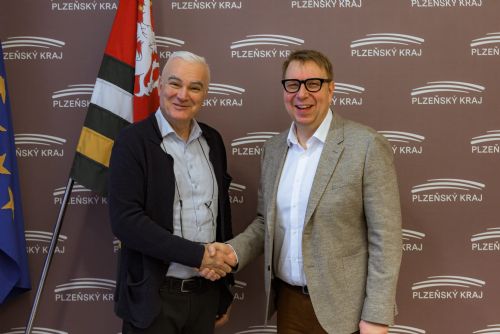 Ministr Juchelka a hejtman Farhan řešili krizi v sociálních službách