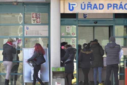 Nezaměstnanost v Plzeňském kraji roste, volných míst ubývá